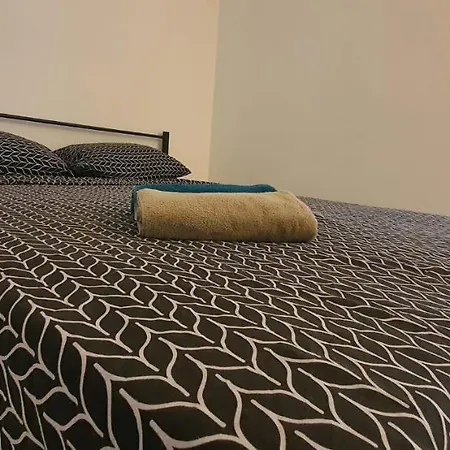 Cozy Spacious Studio דירה *